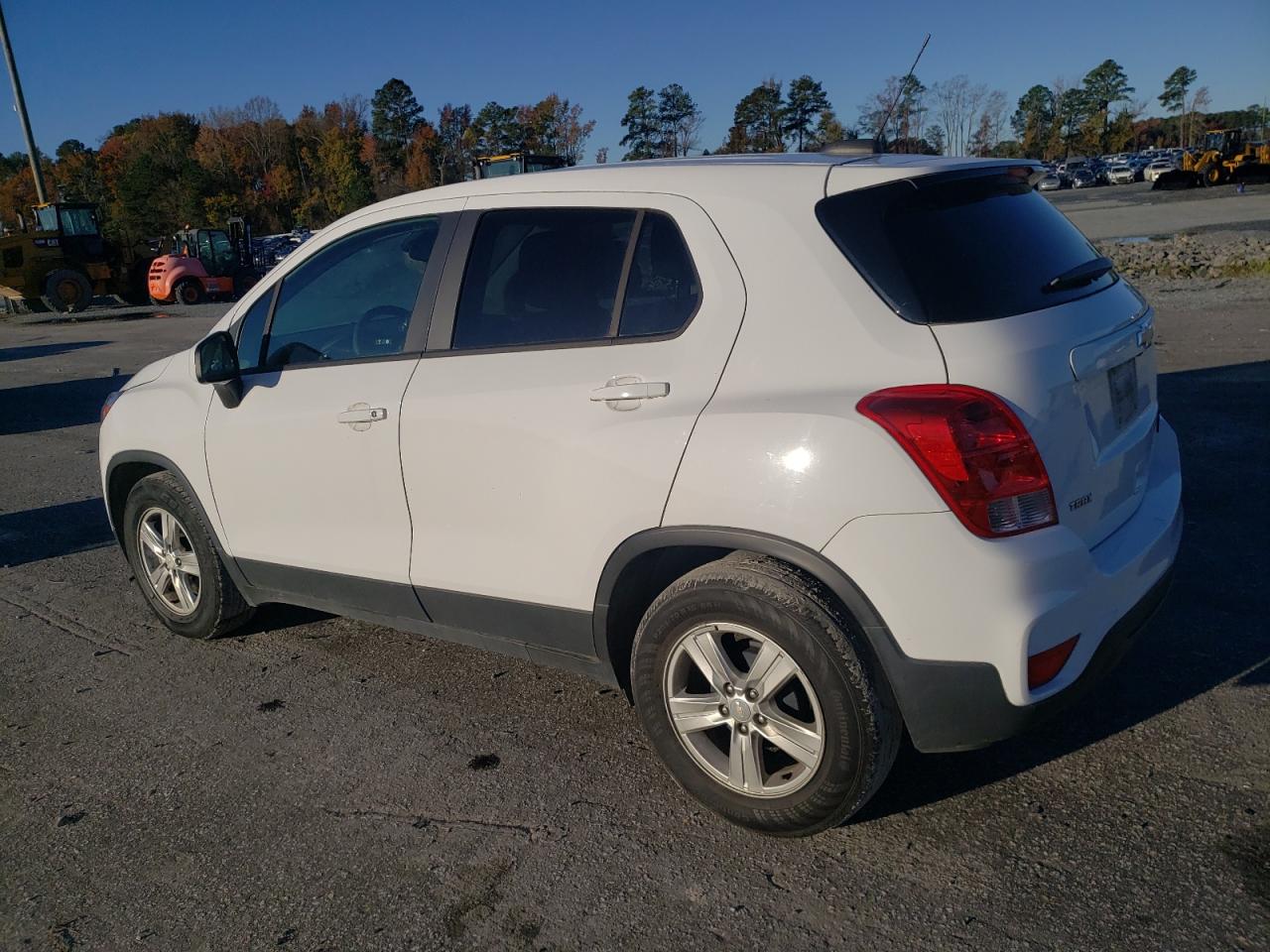 VIN 3GNCJKSB1KL386977 2019 CHEVROLET TRAX no.2