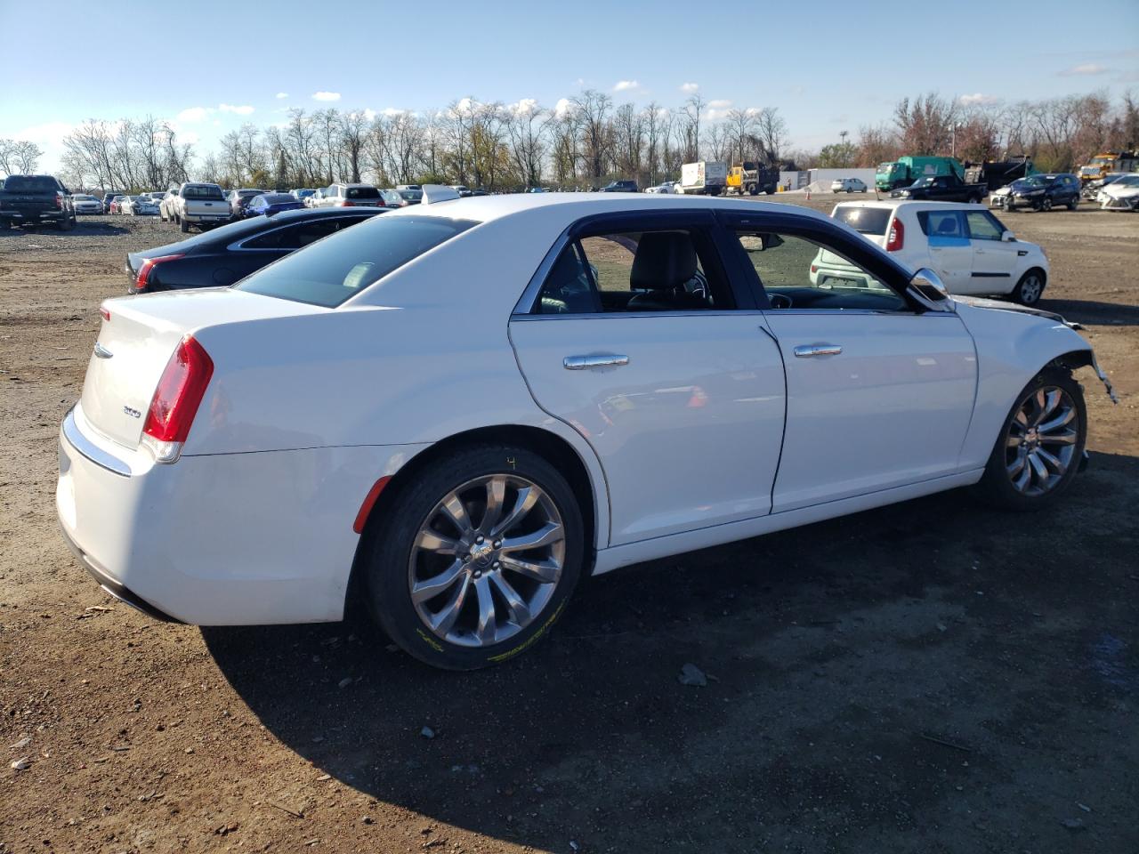 2018 Chrysler 300 - Image 3