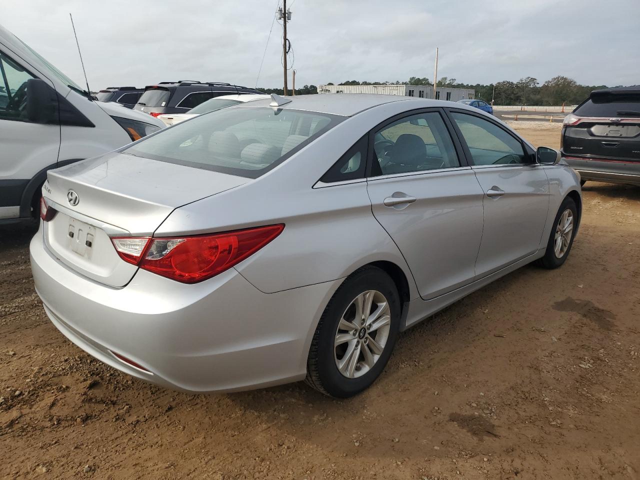 2011 Hyundai Sonata - Image 3