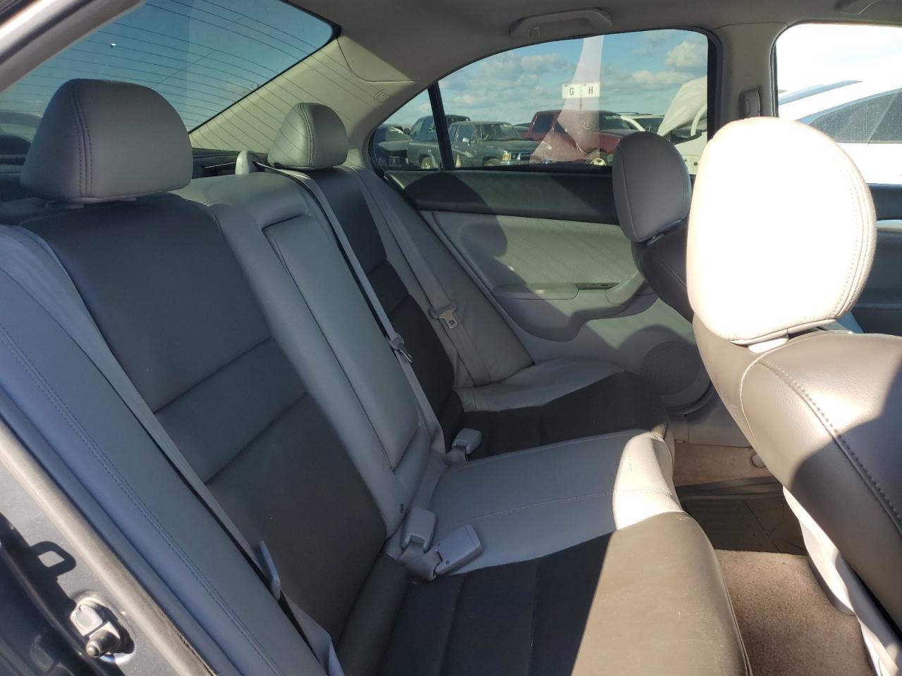 2005 Acura EL - Image 10