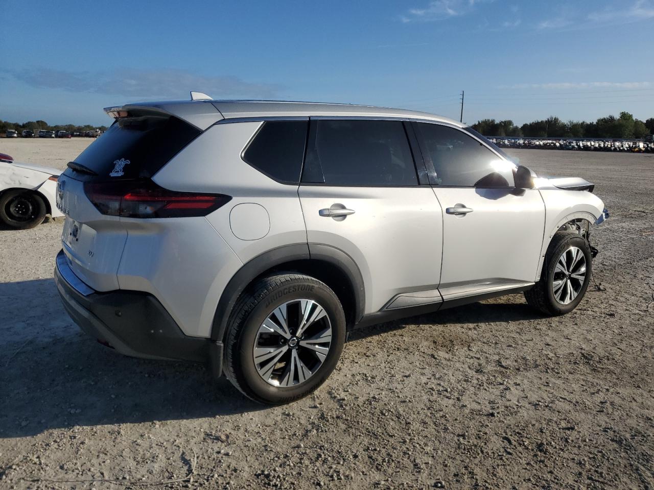 2021 Nissan Rogue - Image 3
