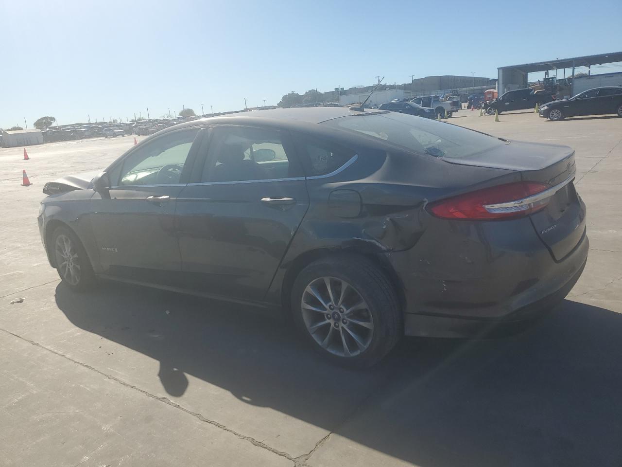 VIN 3FA6P0LU6HR358600 2017 FORD FUSION no.2