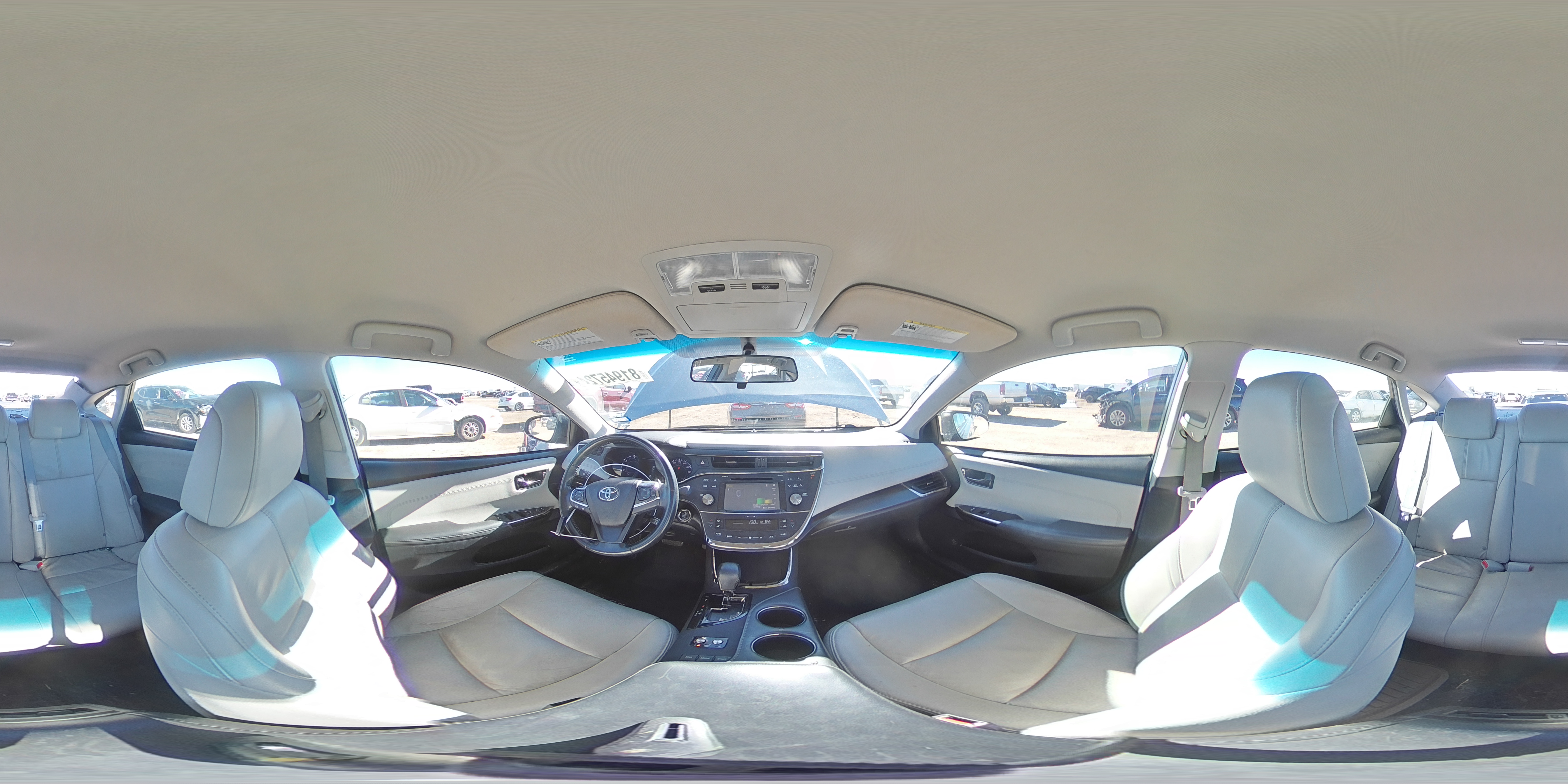 2016 Toyota Avalon - Image 13