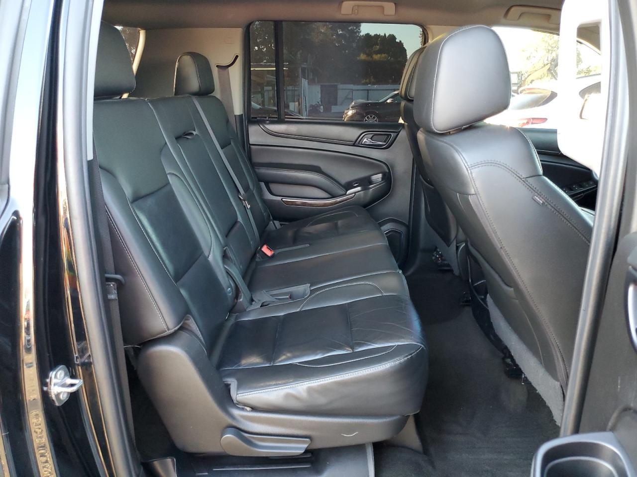 2018 Chevrolet Suburban - Image 11