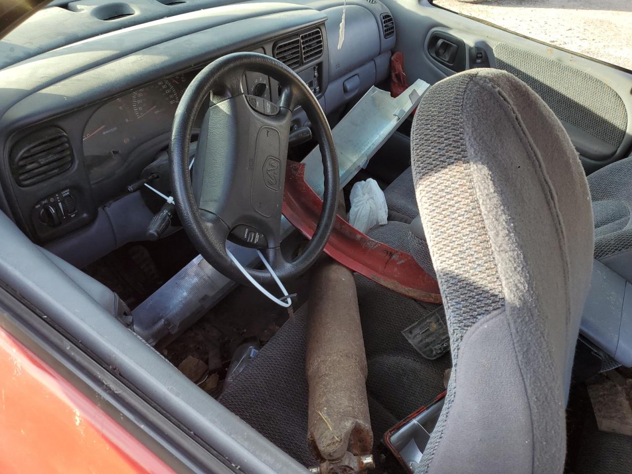 1999 Dodge Dakota - Image 8