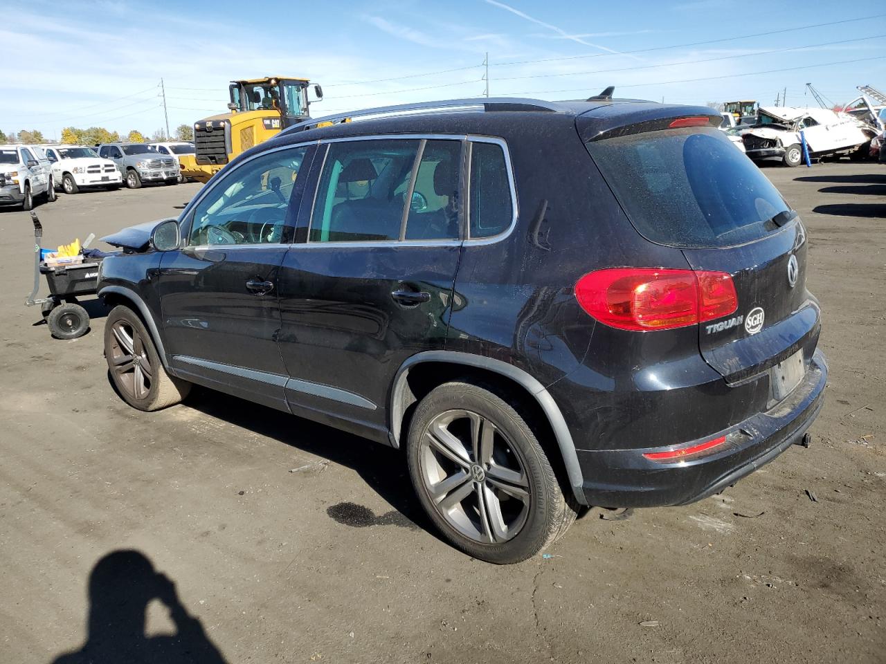 2017 Volkswagen Tiguan - Image 2