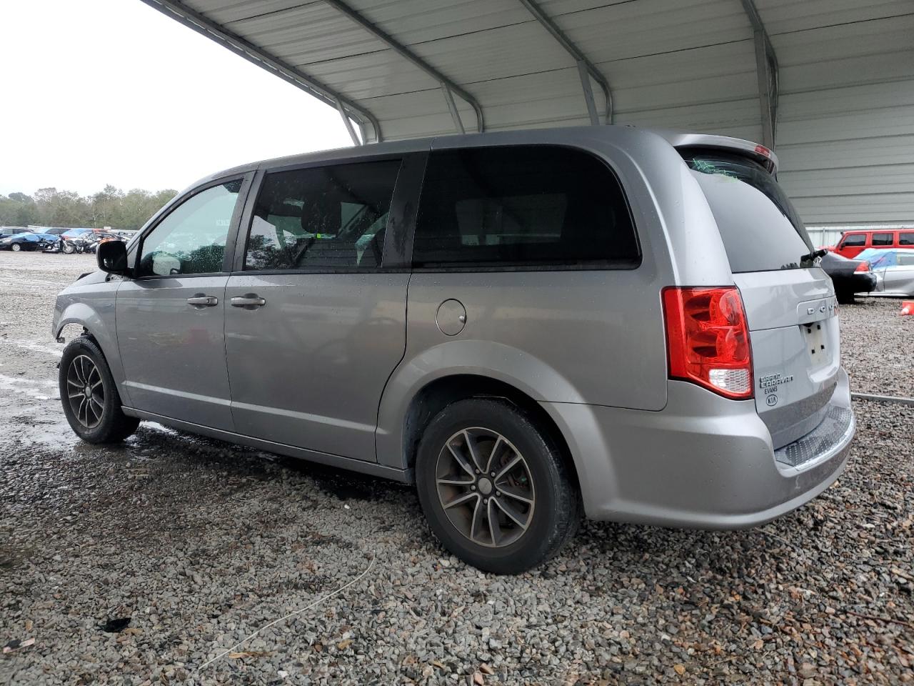 2019 Dodge Caravan - Image 2