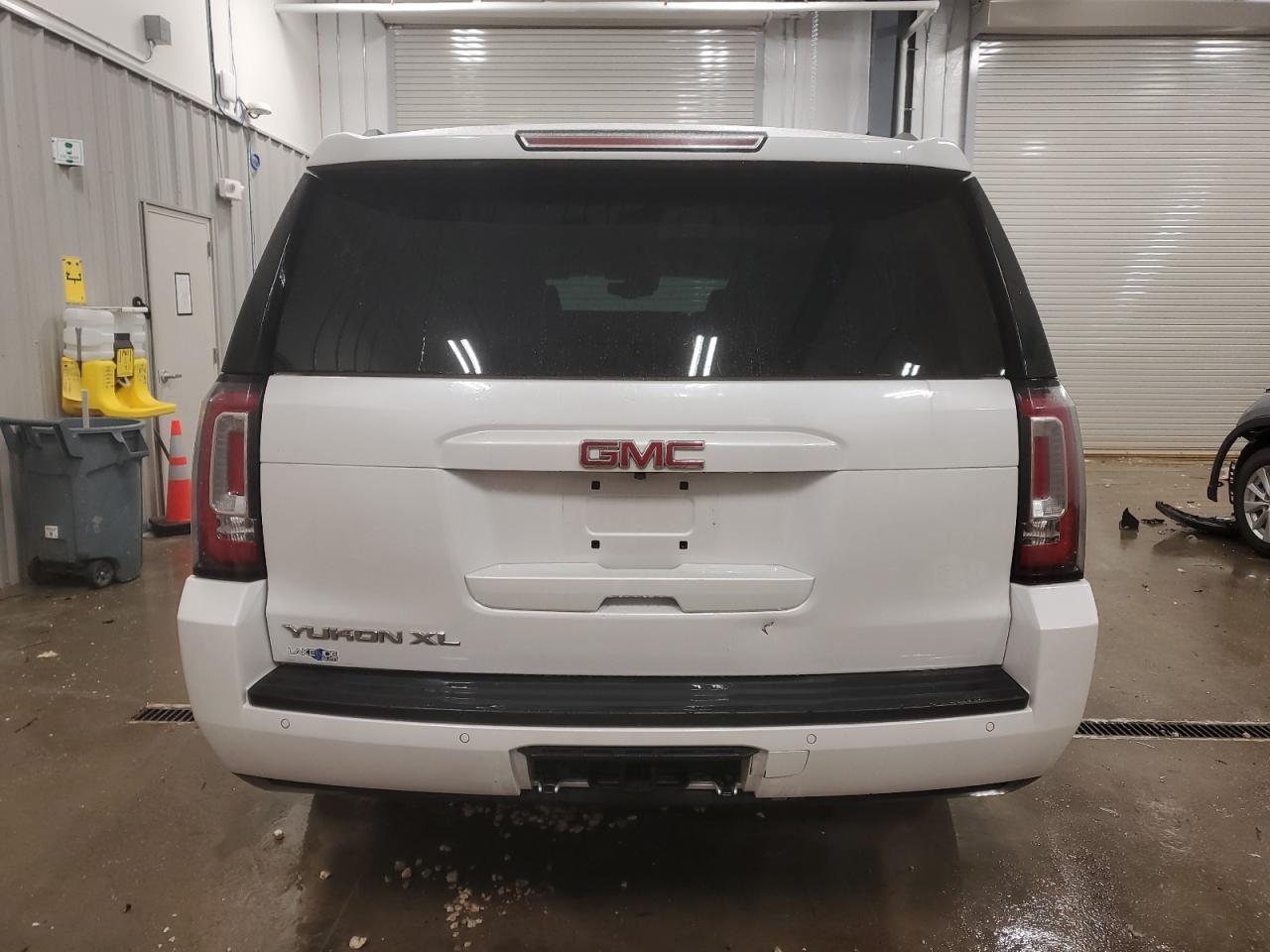 VIN 1GKS2GKC3HR366744 2017 GMC YUKON no.6