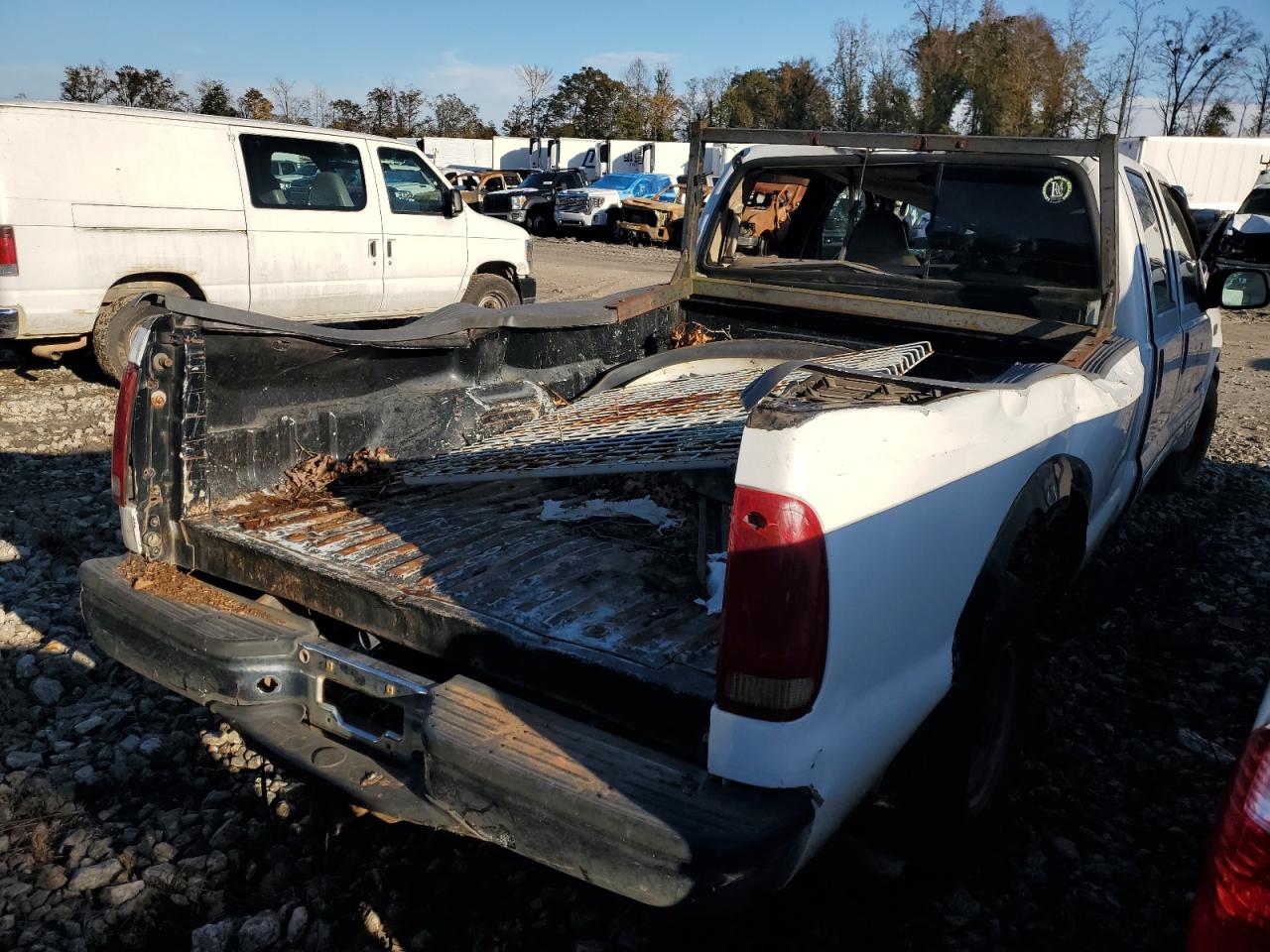 2001 Ford F350 - Image 3