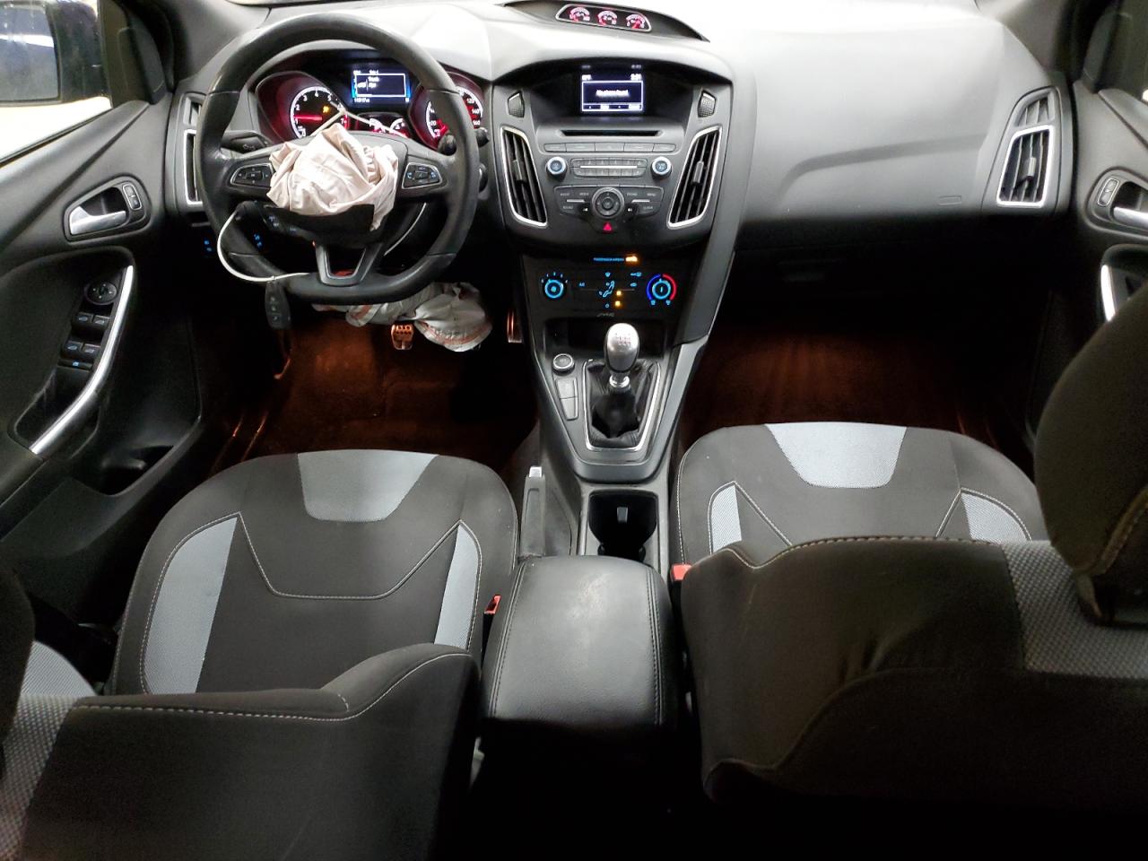 2017 Ford Focus - Image 8