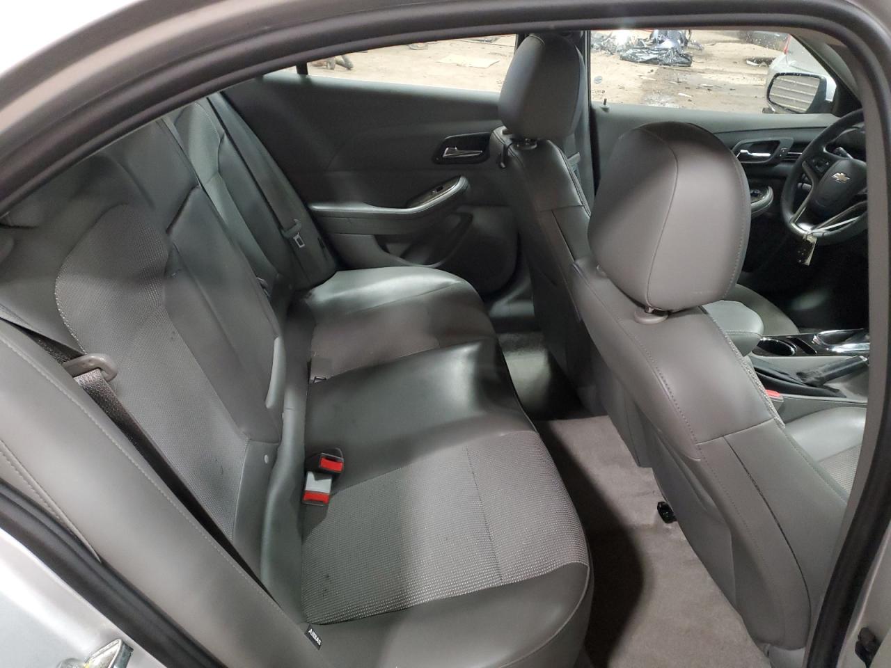 2016 Chevrolet Malibu - Image 10
