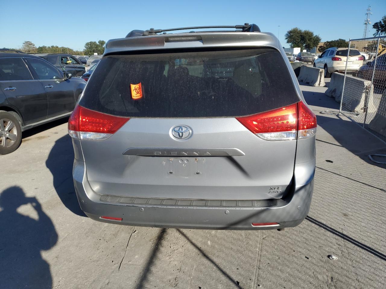 2014 Toyota Sienna Xle VIN: 5TDDK3DC2ES083887 Lot: 82005664