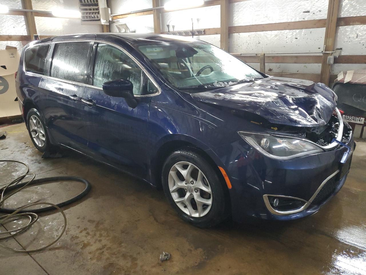 VIN 2C4RC1BG8HR782113 2017 CHRYSLER PACIFICA no.4