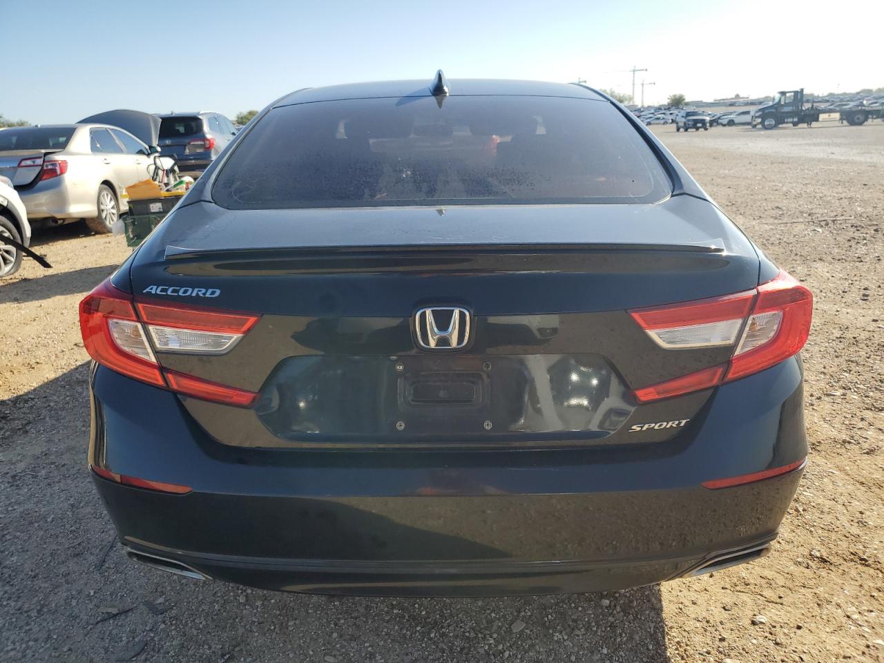 VIN 1HGCV1F30JA130525 2018 HONDA ACCORD no.6