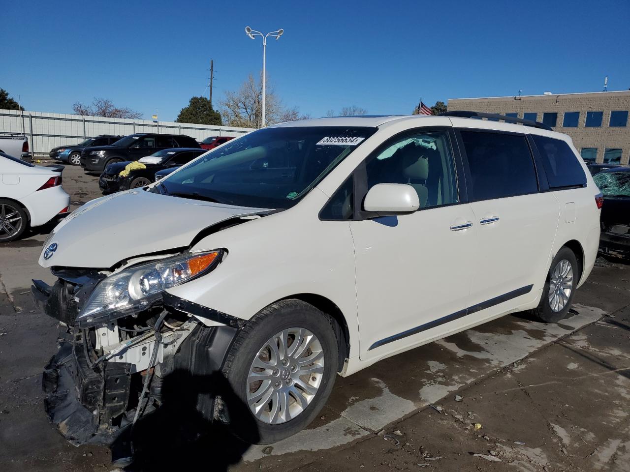 2015 Toyota Sienna - Image 1