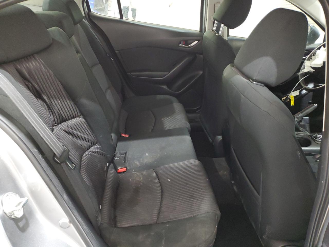 2015 Mazda 3 - Image 10
