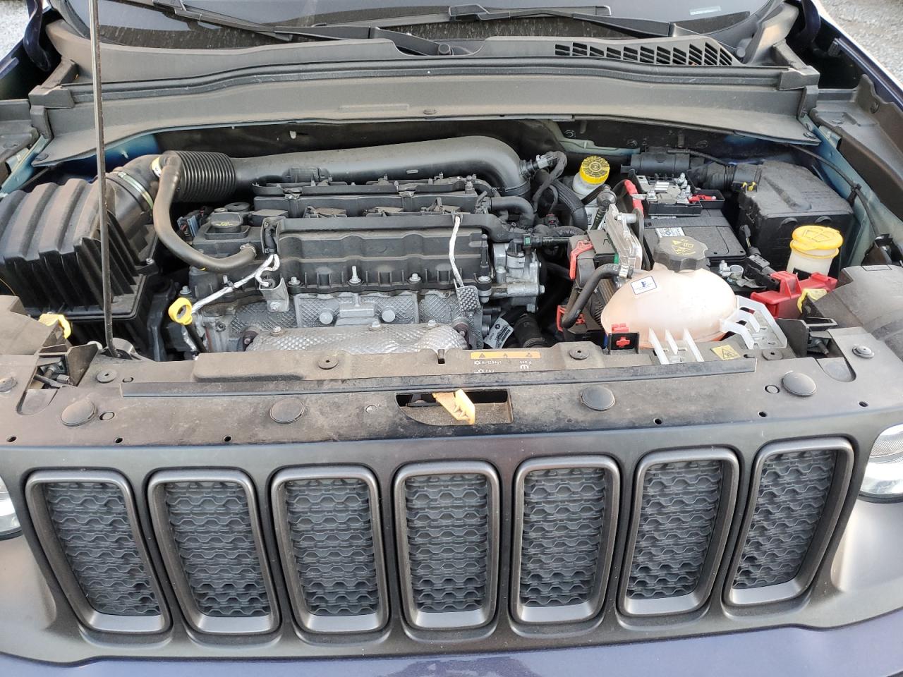 2021 Jeep Renegade - Image 12