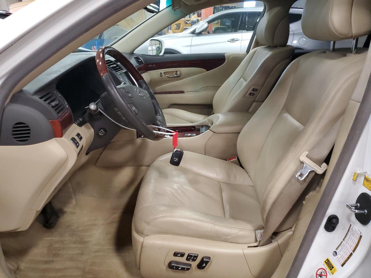 2007 Lexus LS - Image 7