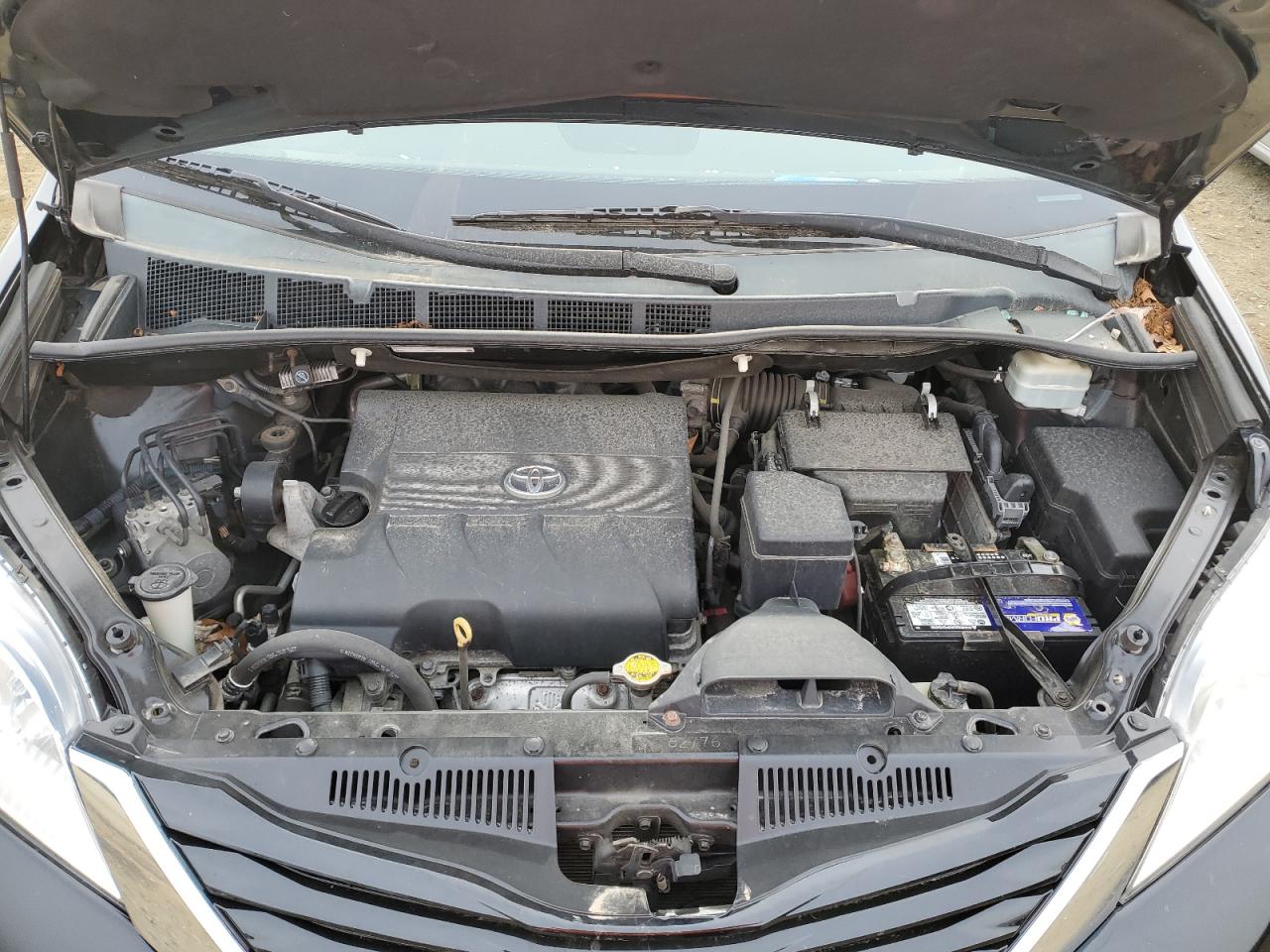 2016 Toyota Sienna - Image 12