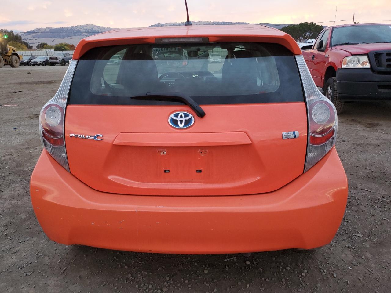 2013 Toyota Prius C VIN: JTDKDTB34D1035310 Lot: 81981374