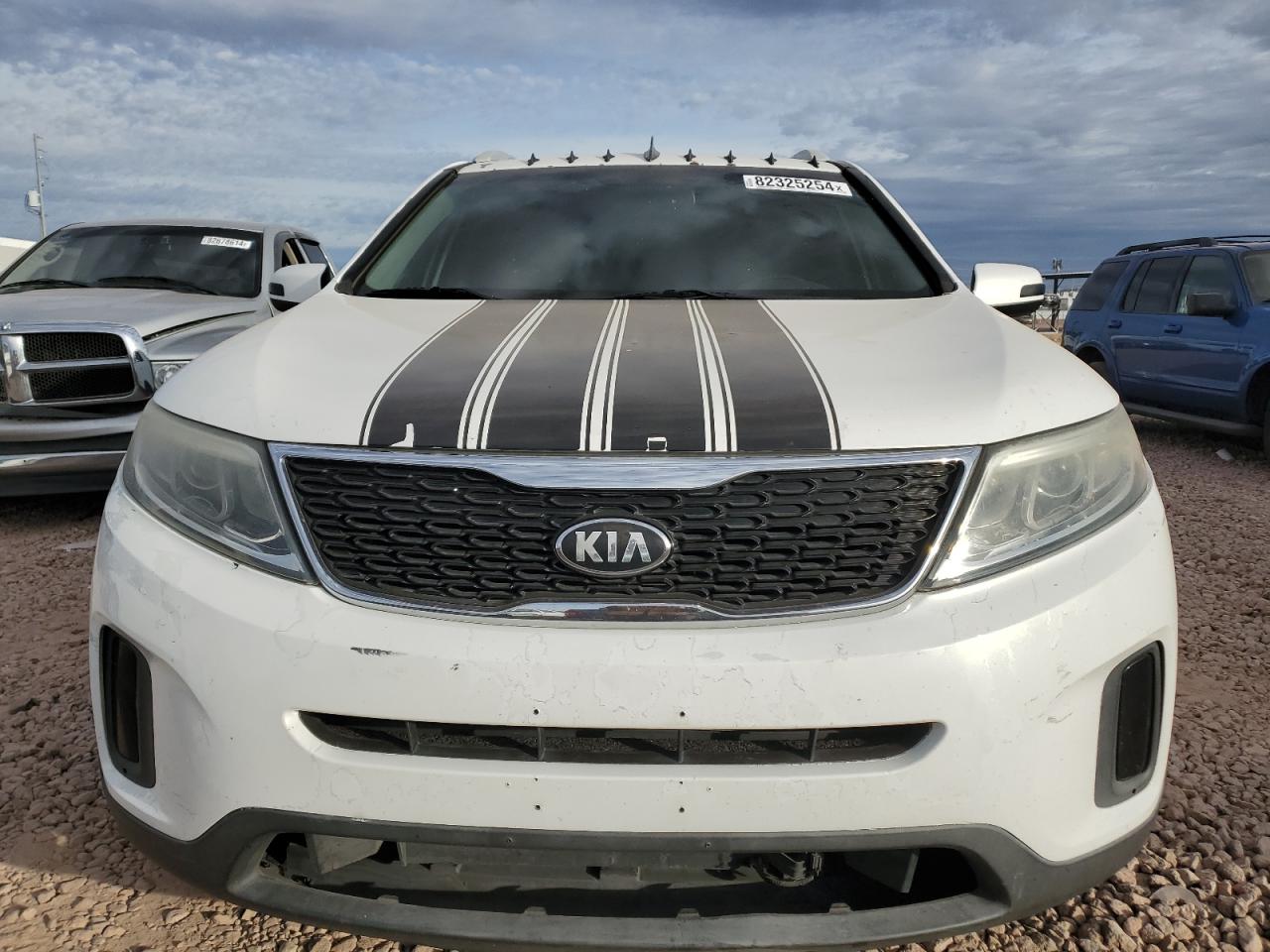 VIN 5XYKT4A60EG494615 2014 KIA SORENTO no.5