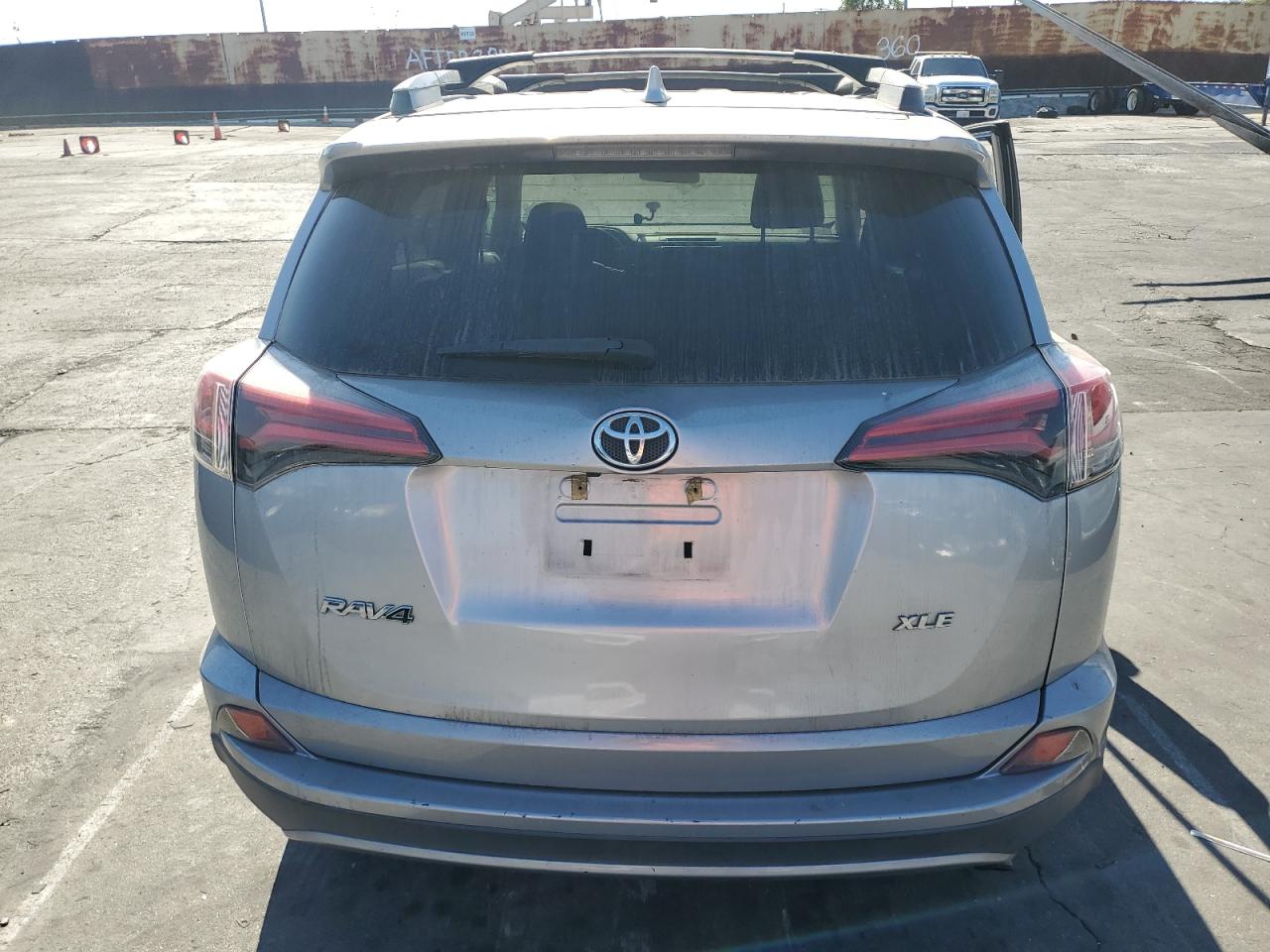 2017 Toyota Rav4 Xle VIN: 2T3WFREV8HW320756 Lot: 80589154