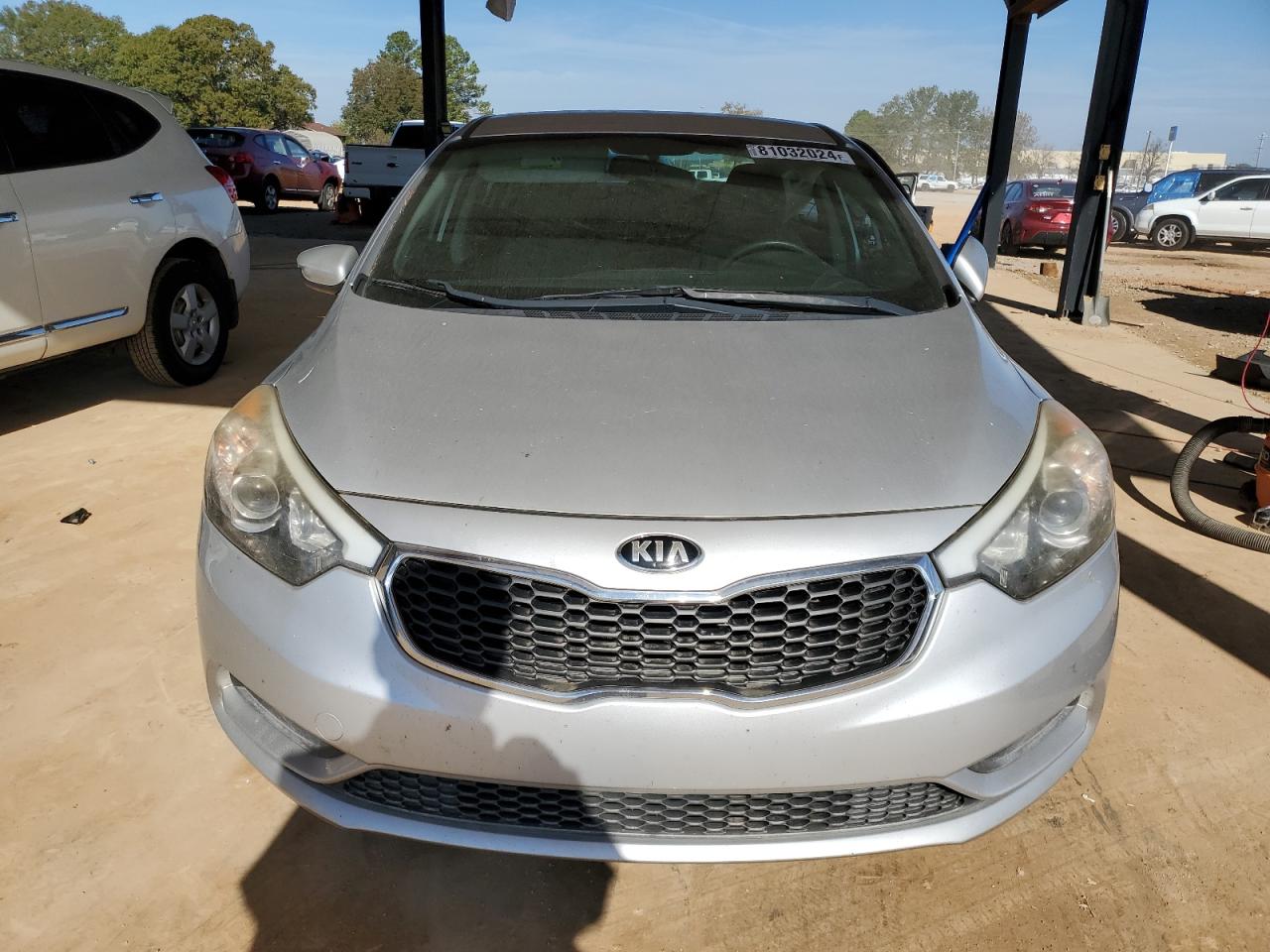 VIN KNAFK4A6XF5427757 2015 KIA FORTE no.5