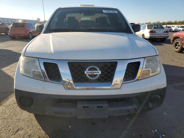 Pickups NISSAN FRONTIER 2015 White