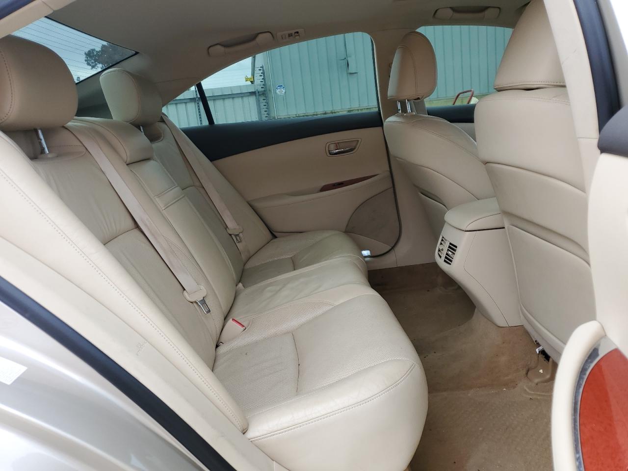 2012 Lexus ES - Image 10