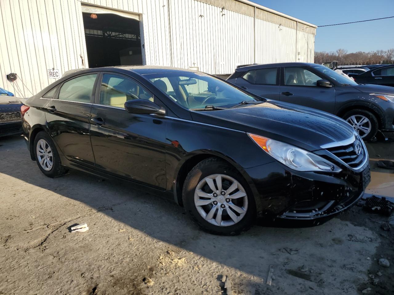 2011 Hyundai Sonata - Image 4