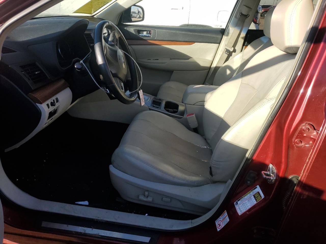 2014 Subaru Outback - Image 7