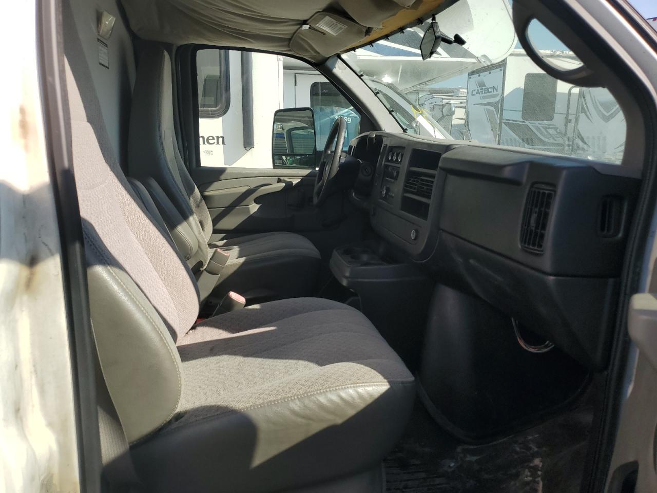2013 Chevrolet Express - Image 11