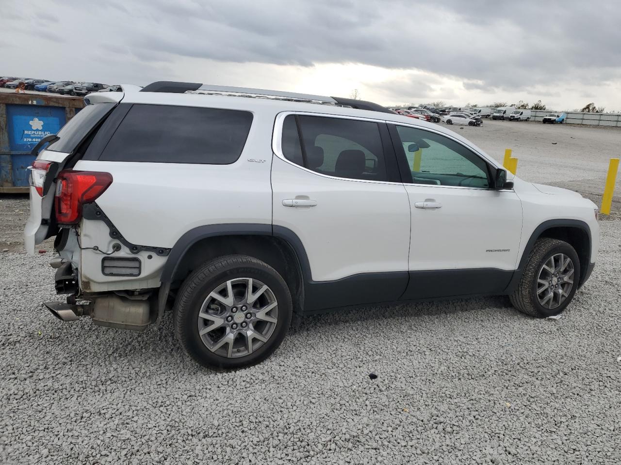 2020 GMC Acadia - Image 3