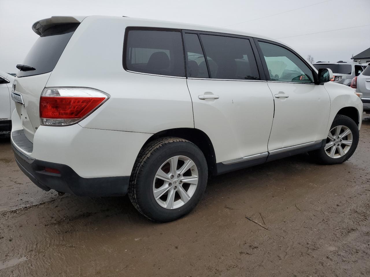 VIN 5TDBK3EH3DS182685 2013 TOYOTA HIGHLANDER no.3