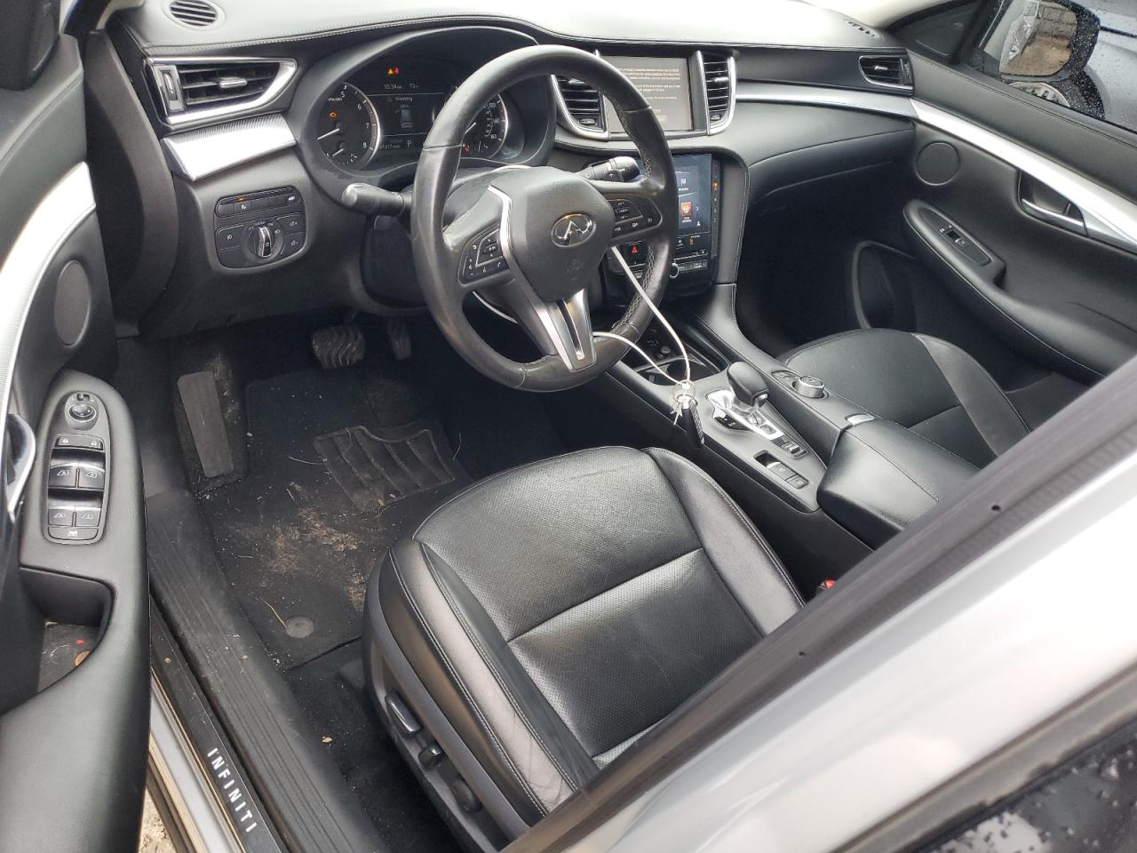 VIN 3PCAJ5M10KF133055 2019 INFINITI QX50 no.8