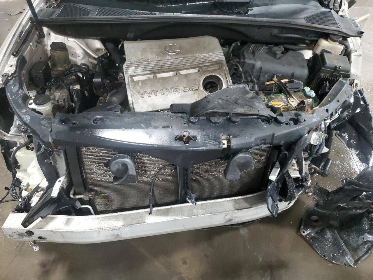 2005 Lexus RX - Image 12