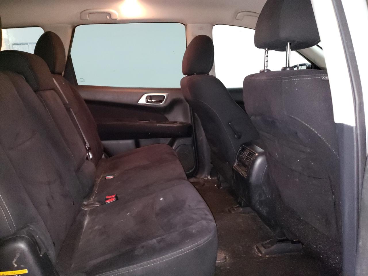 2013 Nissan Pathfinder - Image 11