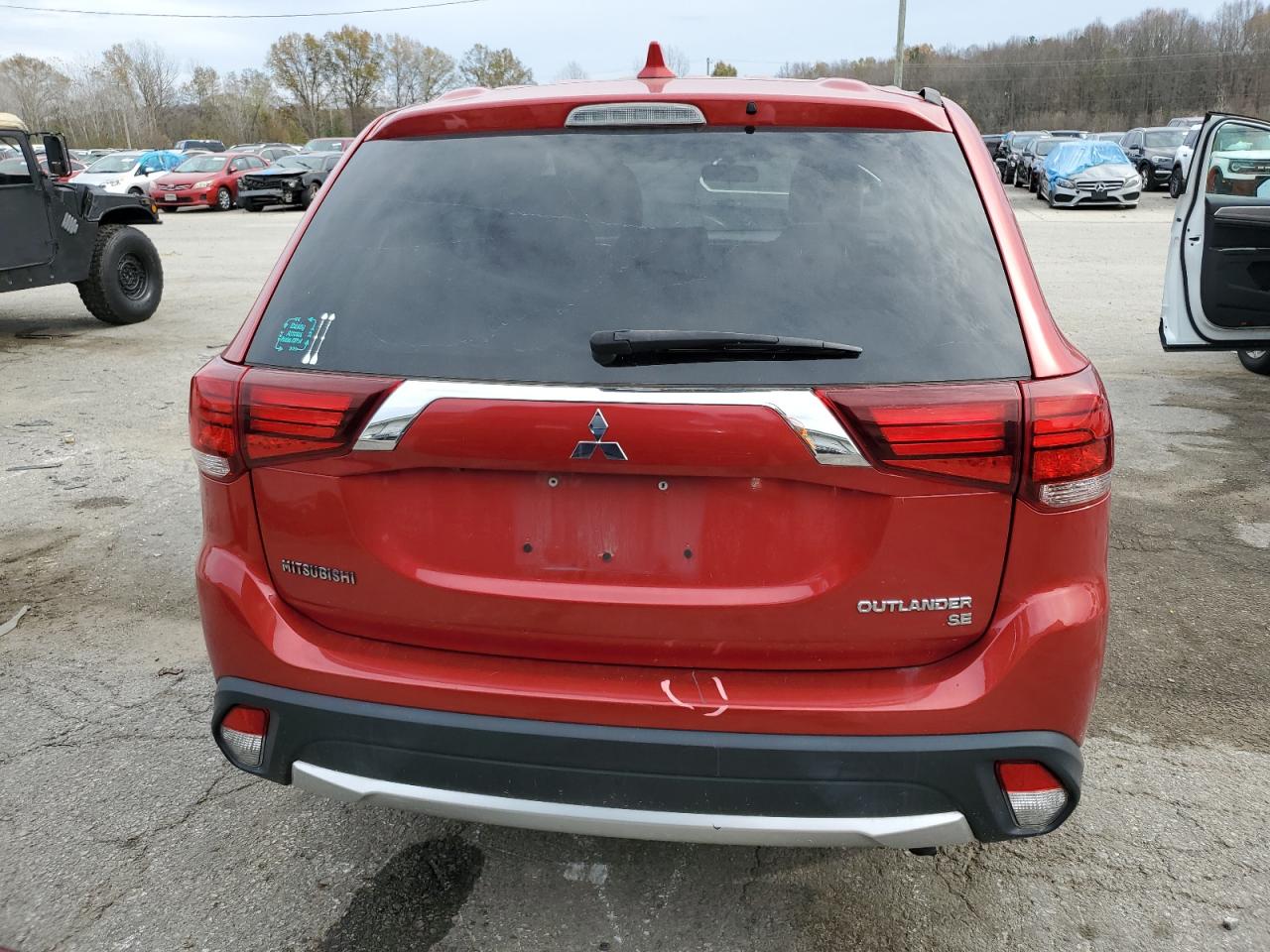 2018 Mitsubishi Outlander - Image 6