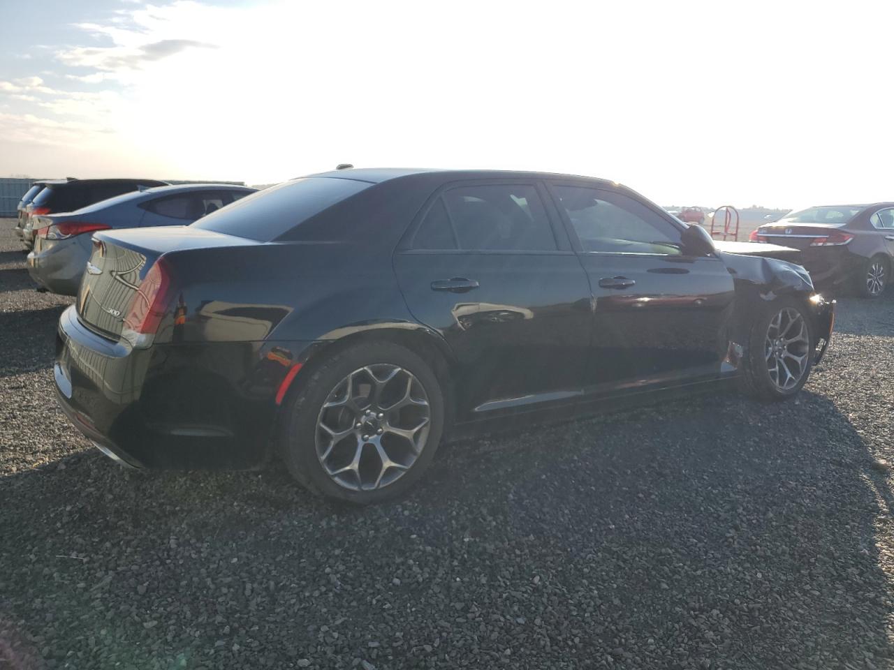 2016 Chrysler 300 - Image 3