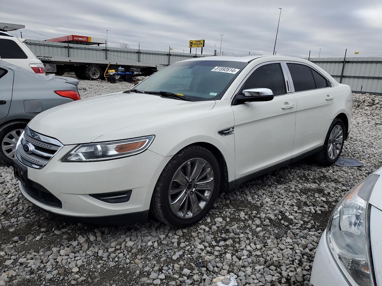 2010 Ford Taurus - Image 1