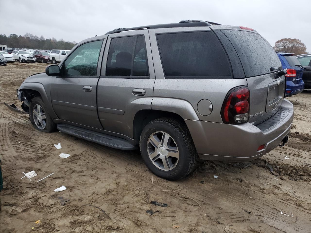 2007 Chevrolet TrailBlazer - Image 2