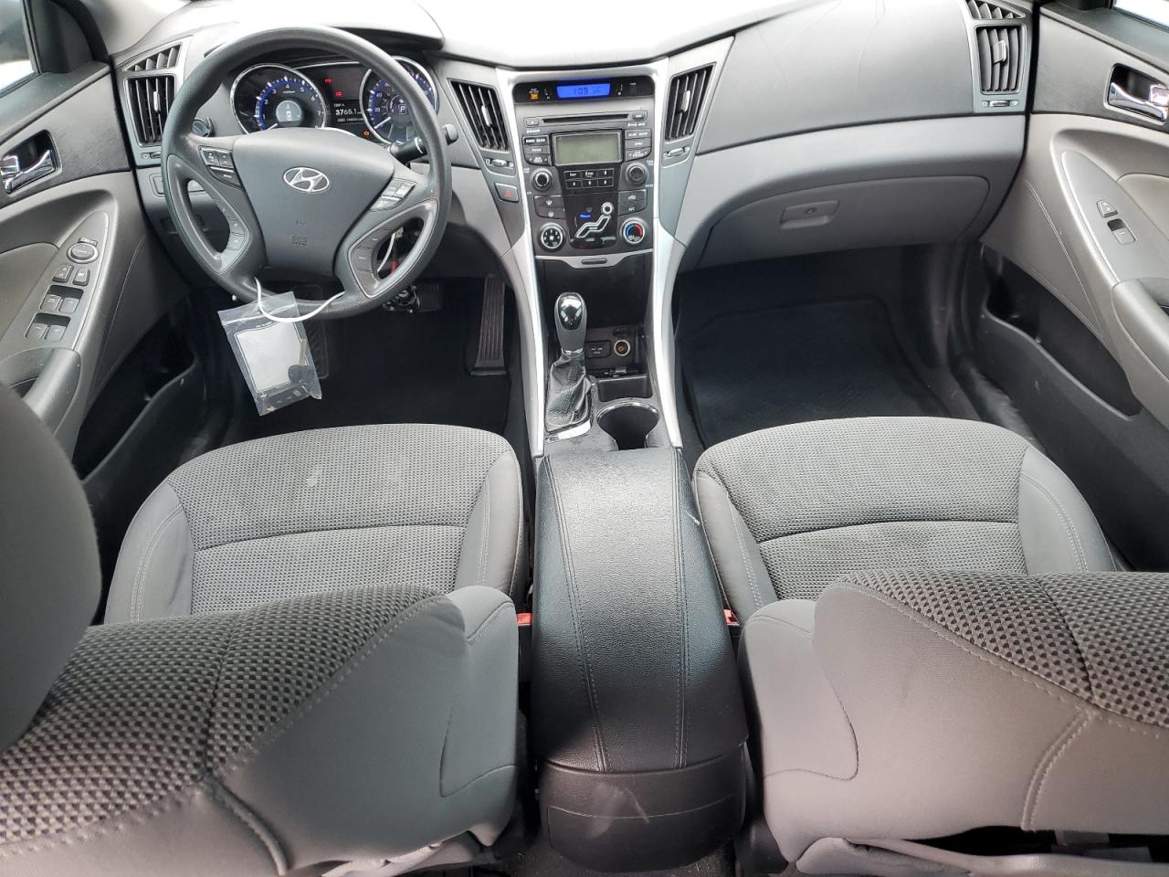 2013 Hyundai Sonata - Image 8