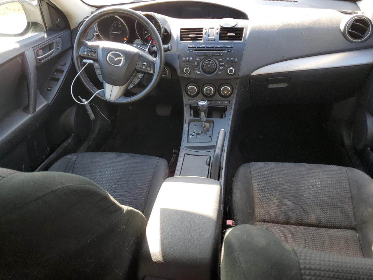 2013 Mazda 3 - Image 8