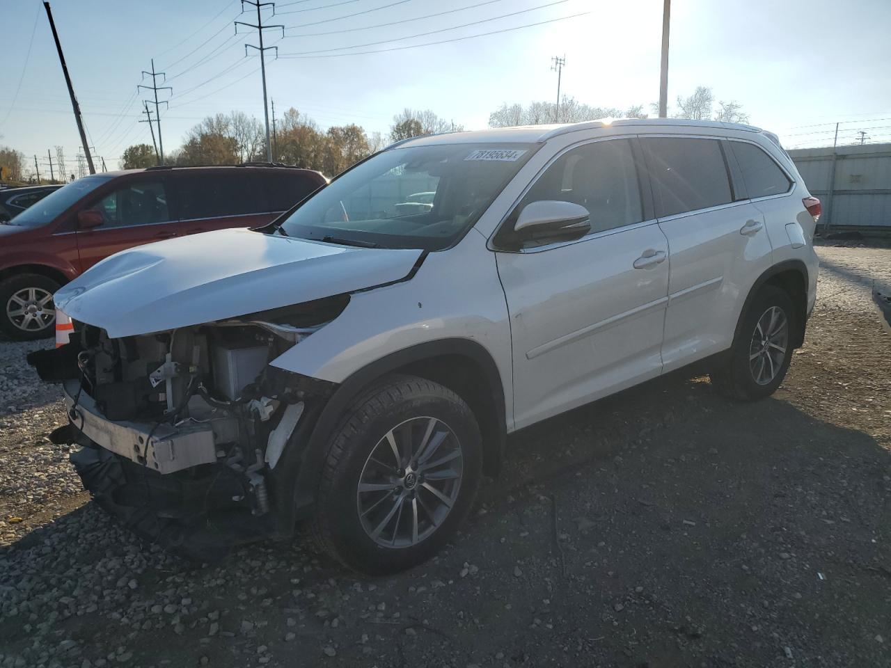 2019 Toyota Highlander - Image 1