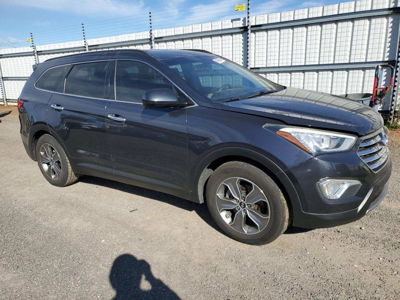 2016 Hyundai Santa Fe - Image 4