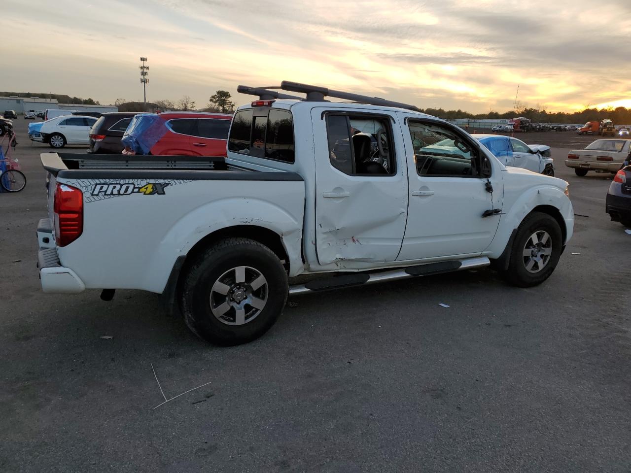 2015 Nissan Navara (Frontier) - Image 3