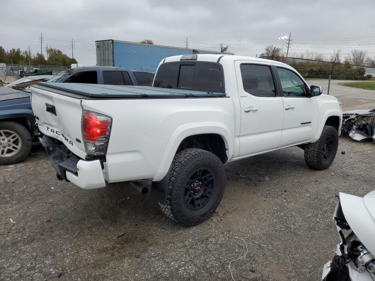 2017 Toyota Tacoma - Image 3
