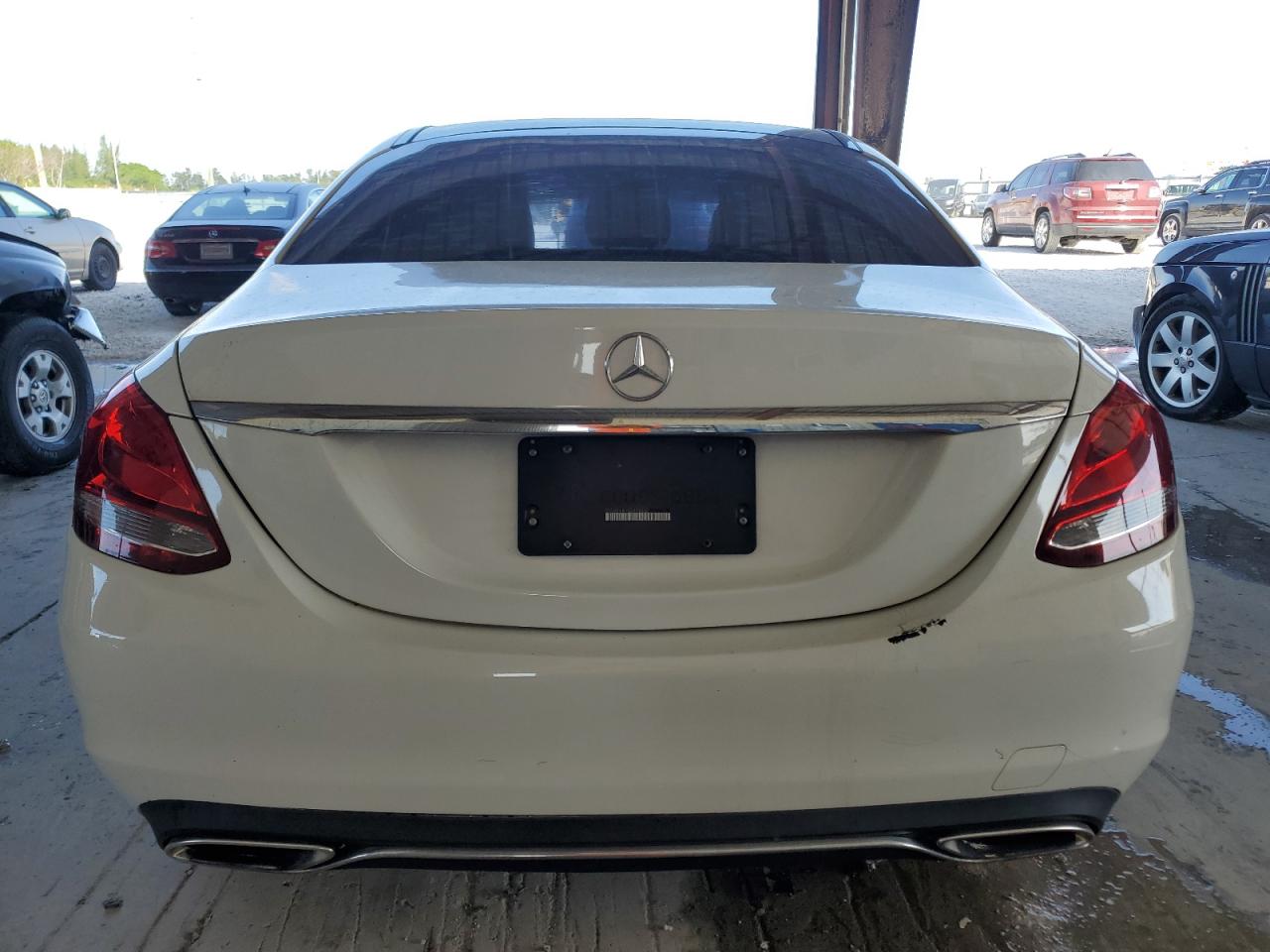 2016 Mercedes-Benz C 300 VIN: 55SWF4JB1GU113322 Lot: 81413274