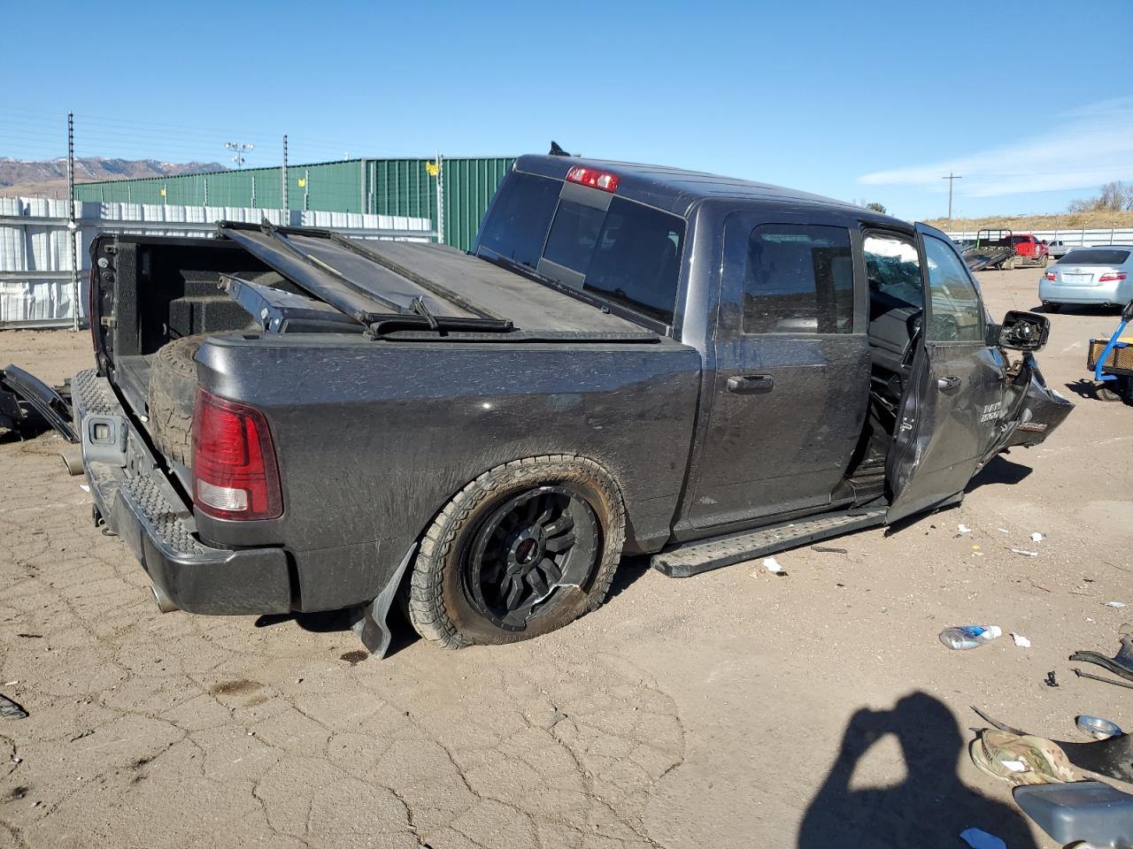 2016 RAM 1500 - Image 3