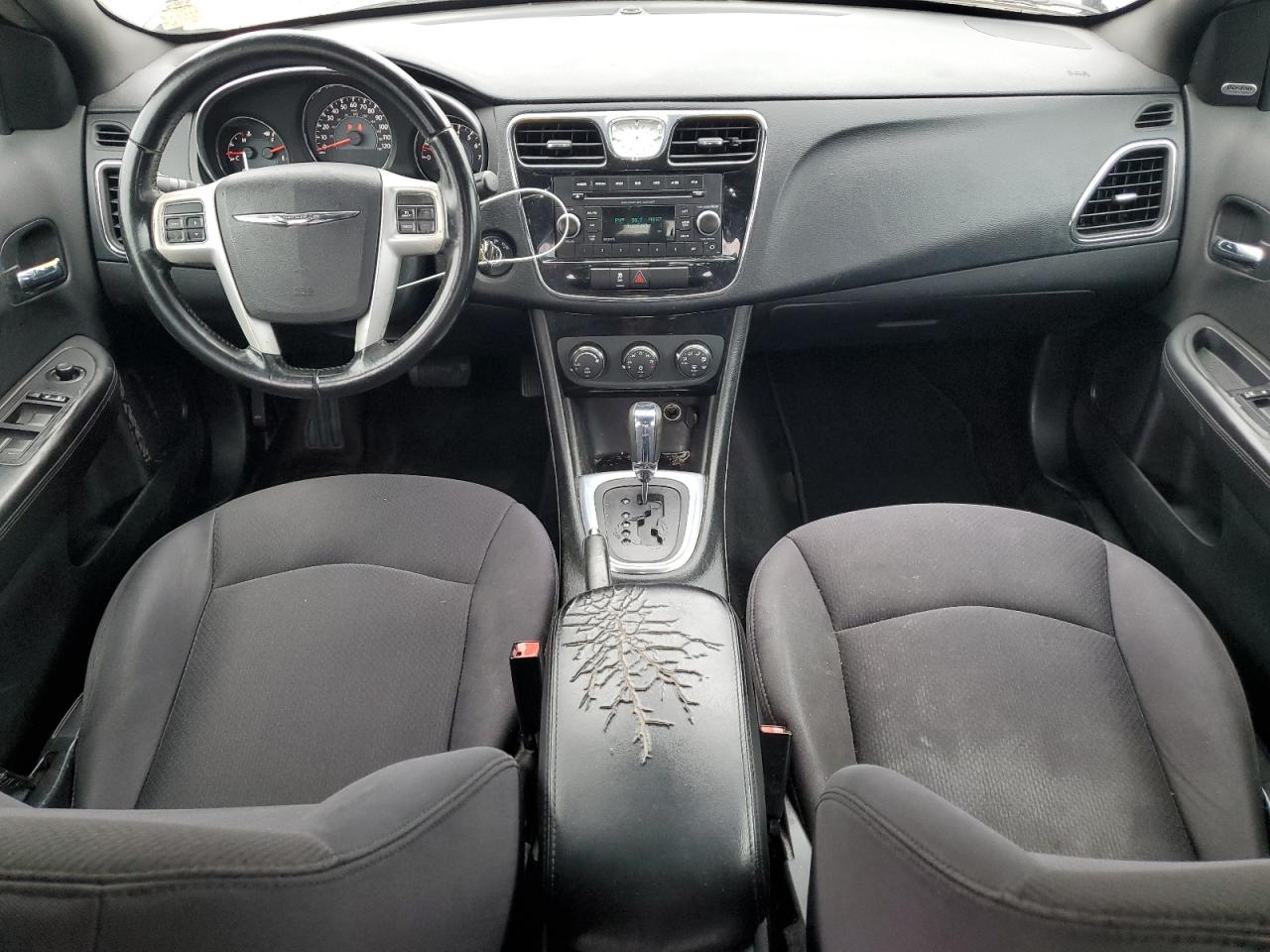 2013 Chrysler 200 - Image 8